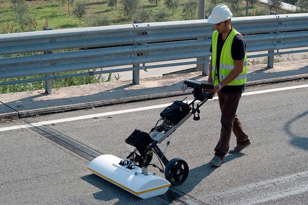 Georadar RIS Hi-Bright autostrada guard rail